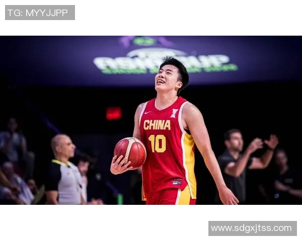 徐杰在FIBA赛场表现未知但在CBA中展现出色实力的媒体人观点