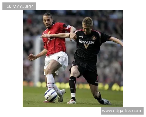 费迪南德称赞拉门斯在对桑德兰的表现增强全队信心展现稳健风范